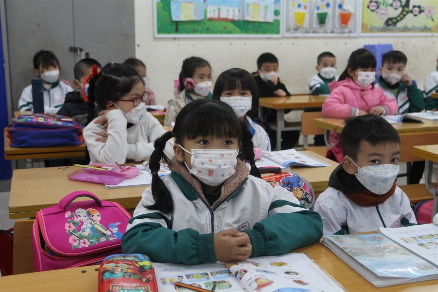 Học sinh từ lớp 1 đến lớp 6 nội thành Hà Nội hoãn đến trường