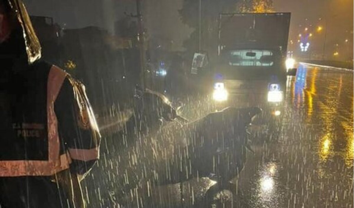 Truy tìm tài xế xe bán tải tông 3 cô gái trong đêm rồi bỏ chạy