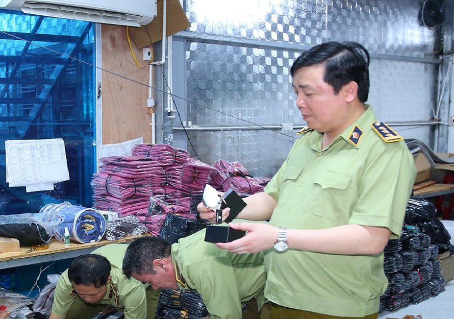 Khởi tố Cục trưởng Quản lý thị trường tỉnh Ninh Bình và thuộc cấp