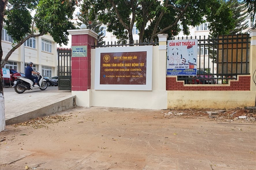 Cơ quan điều tra đề nghị sao kê, ngăn chặn giao dịch tài khoản của Giám đốc CDC Đắk Lắk