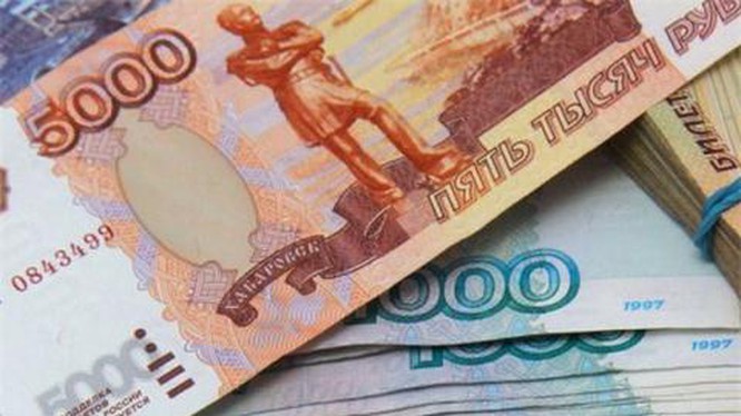 Đồng rúp giảm kỷ lục 