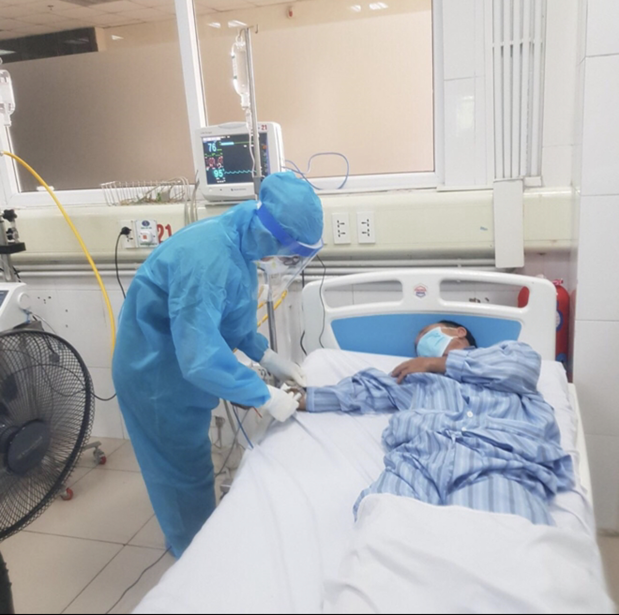 Sáng 13, số ca mắc Covid-19 trung bình trong 7 ngày qua là 74.773 ca