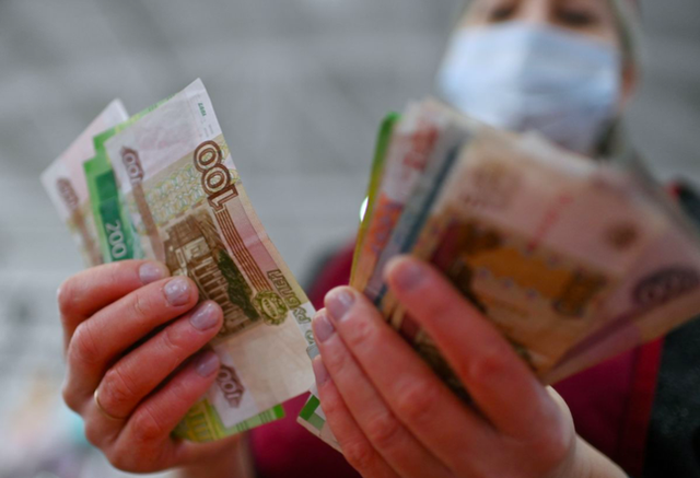 Tỷ giá biến động liên tục, doanh nghiệp tại Nga như ngồi trên đống lửa