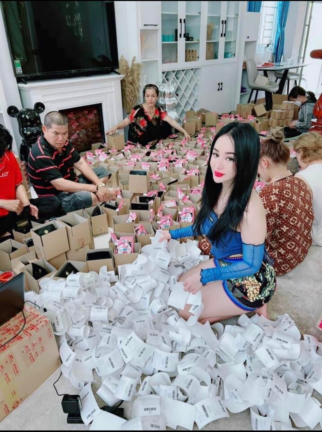 Thông tin bất ngờ về Vua kem Hoàng gia dát vàng” dùng 2 ngày là trắng…hơn Ngọc Trinh