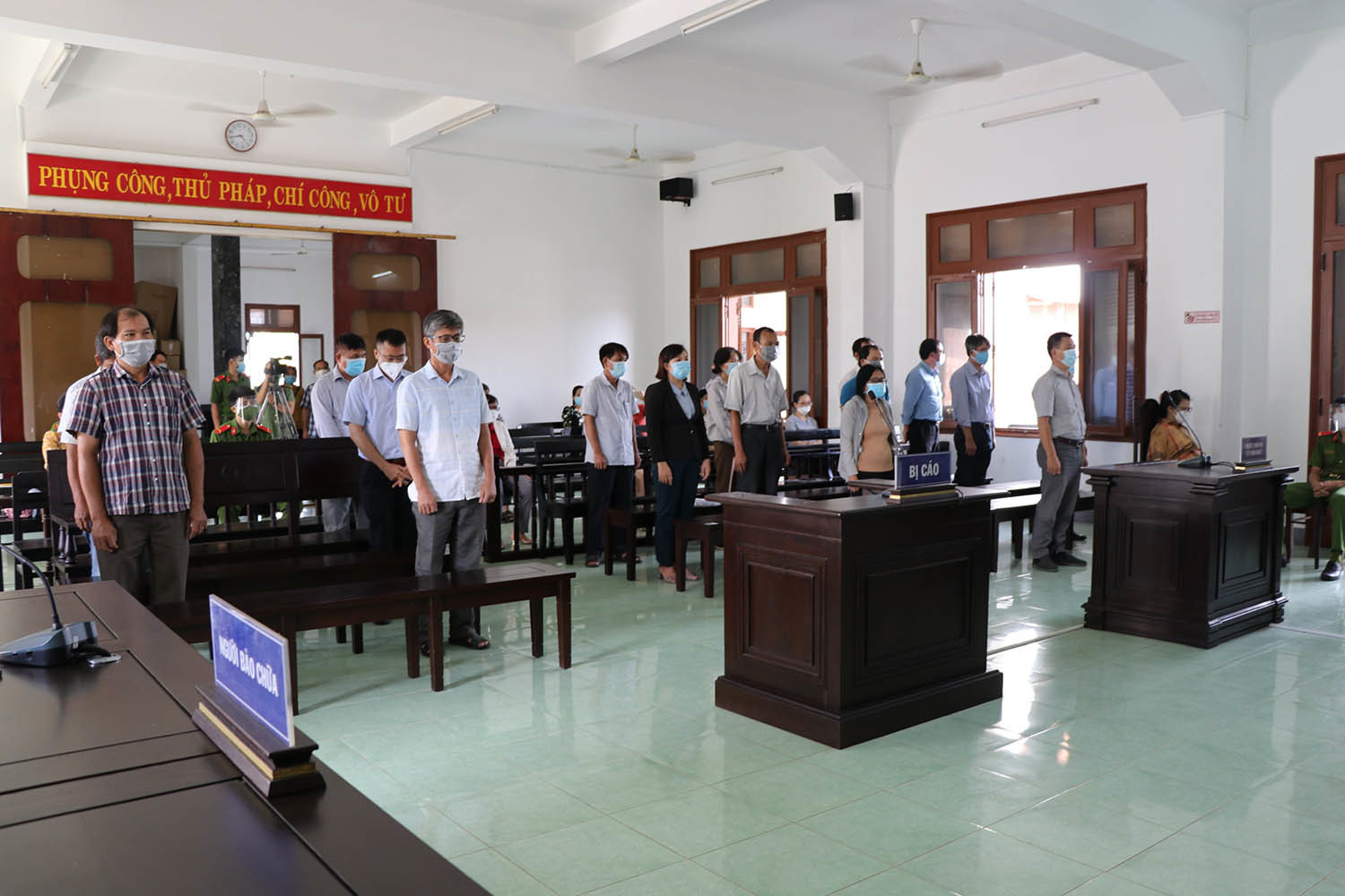 Xử phúc thẩm vụ lộ đề thi công chức ở Phú Yên Toà bác kháng cáo của 9 bị cáo