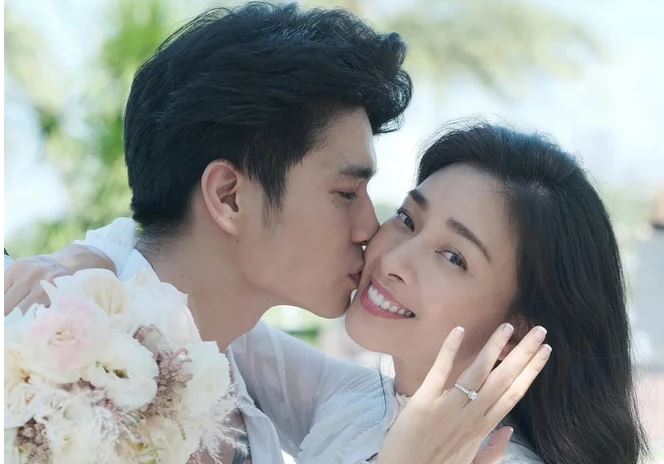  Ngô Thanh Vân và Huy Trần thông báo đính hôn