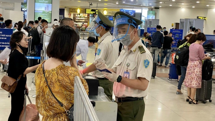 Sửa đổi quy định nhập cảnh đối với khách du lịch