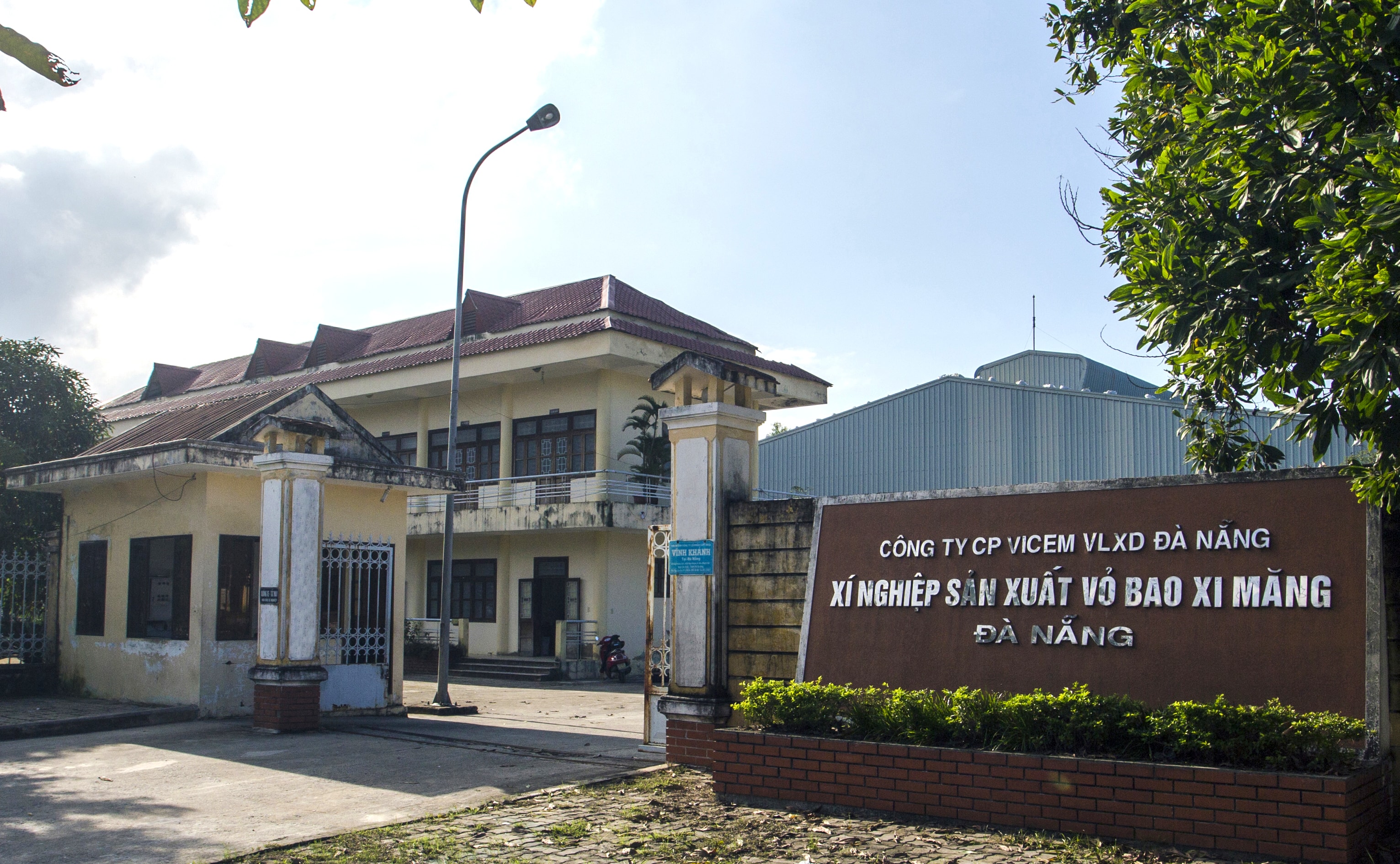 HOSE giữ nguyên diện cảnh báo đối với cổ phiếu DXV