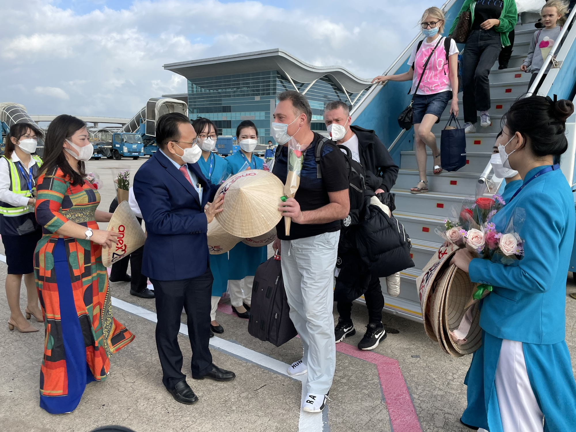 Tạm ngừng đón khách Nga đến Nha Trang