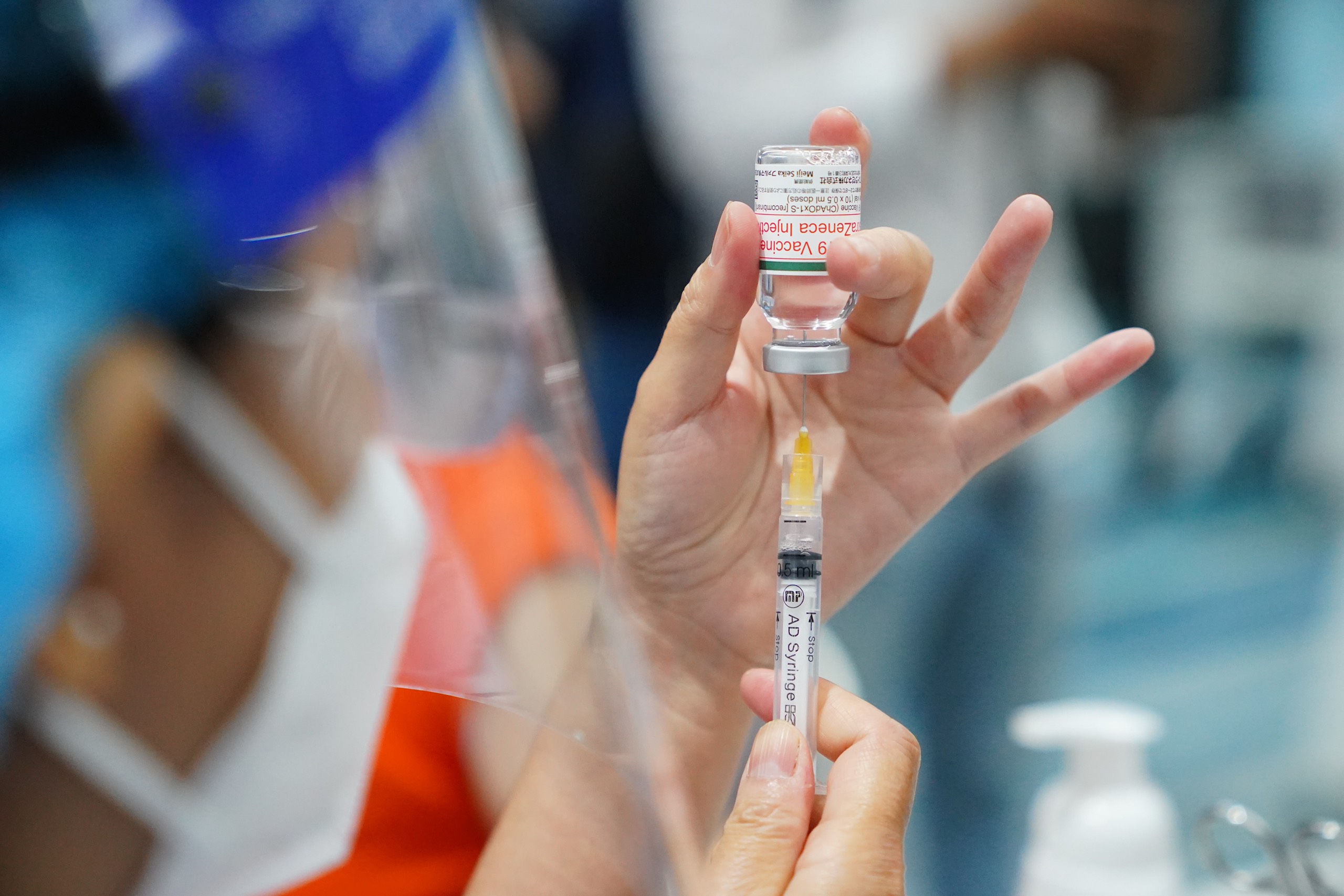 Phó Thủ tướng yêu cầu Bộ Y tế quyết liệt thực hiện mua vaccine cho trẻ 5 đến dưới 12 tuổi