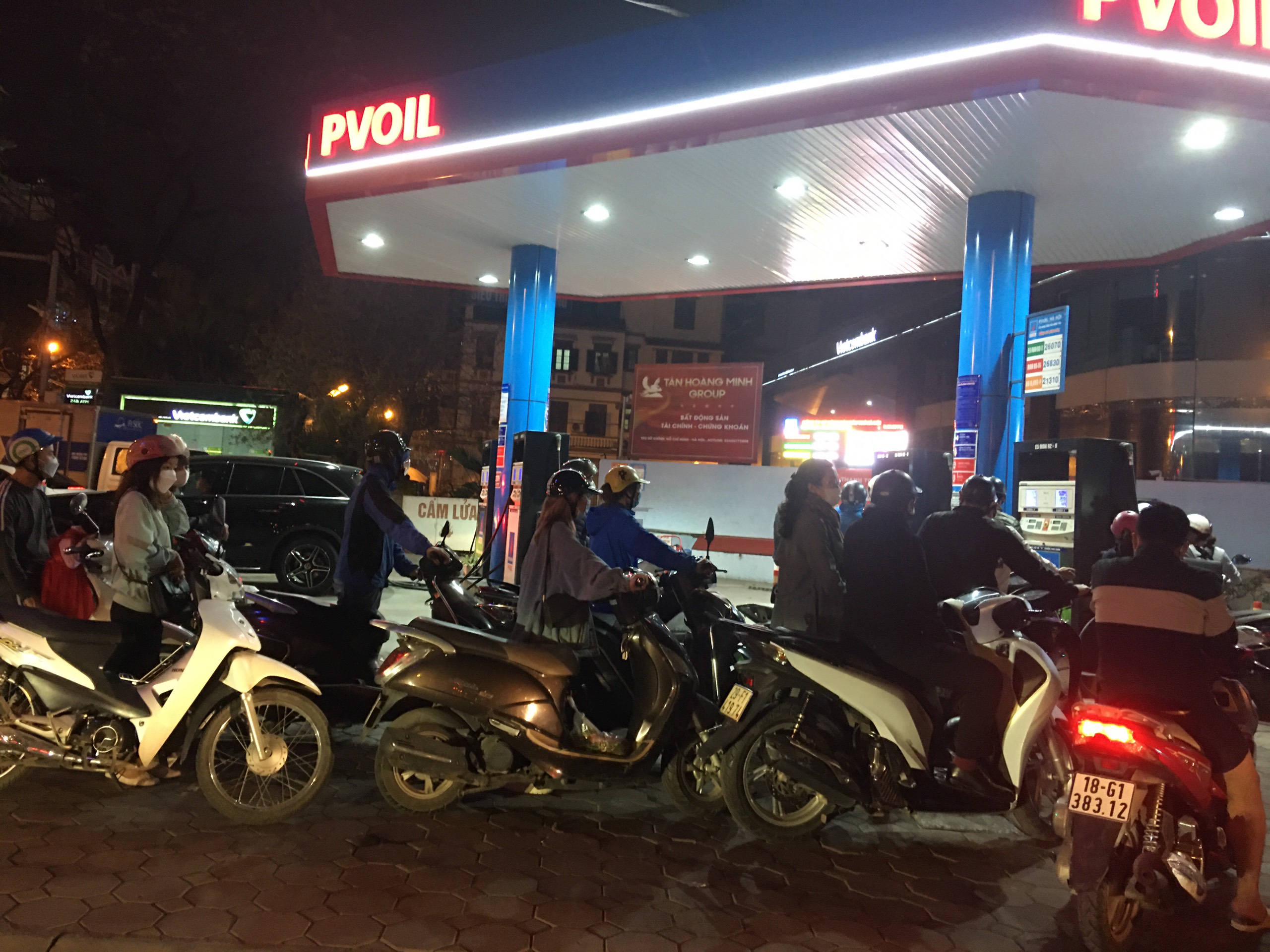 Ủy ban Thường vụ Quốc hội sẽ xem xét giảm thuế bảo vệ môi trường với xăng dầu vào ngày 233