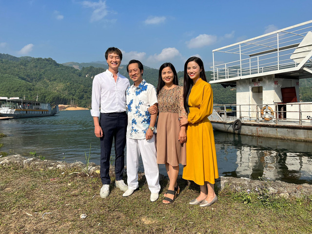 Hé lộ cái kết viên mãn của Lối về miền hoa