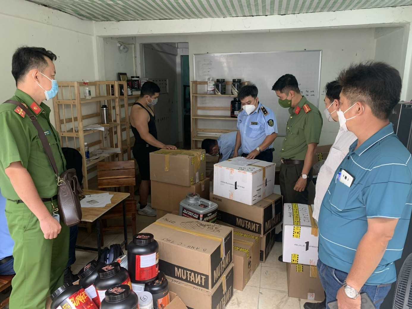 QLTT Cần Thơ tích cực đấu tranh phòng chống hàng giả, gian lận thương mại