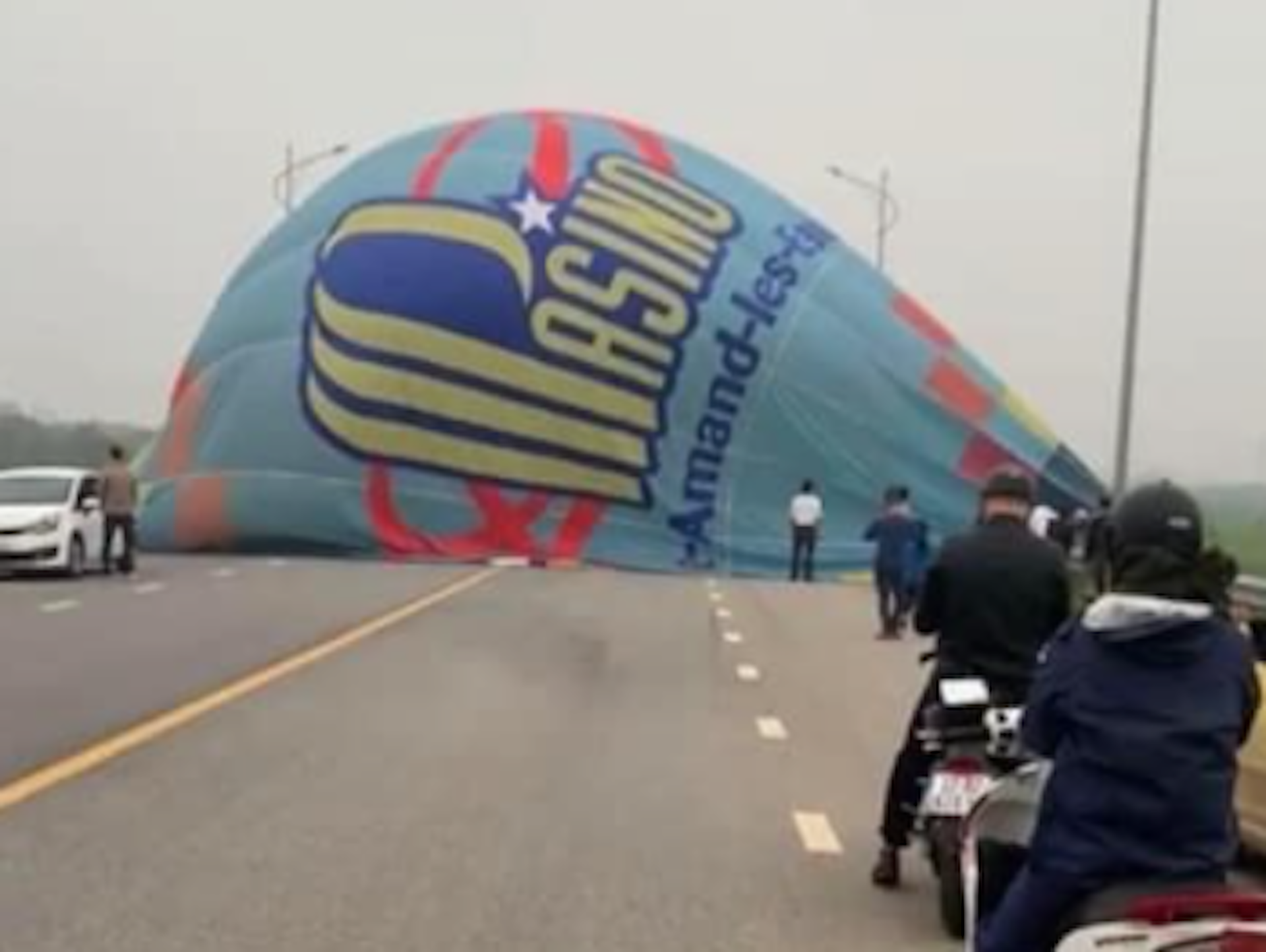 Thực hư khinh khí cầu ở Tuyên Quang gặp sự cố, rơi khi đang bay