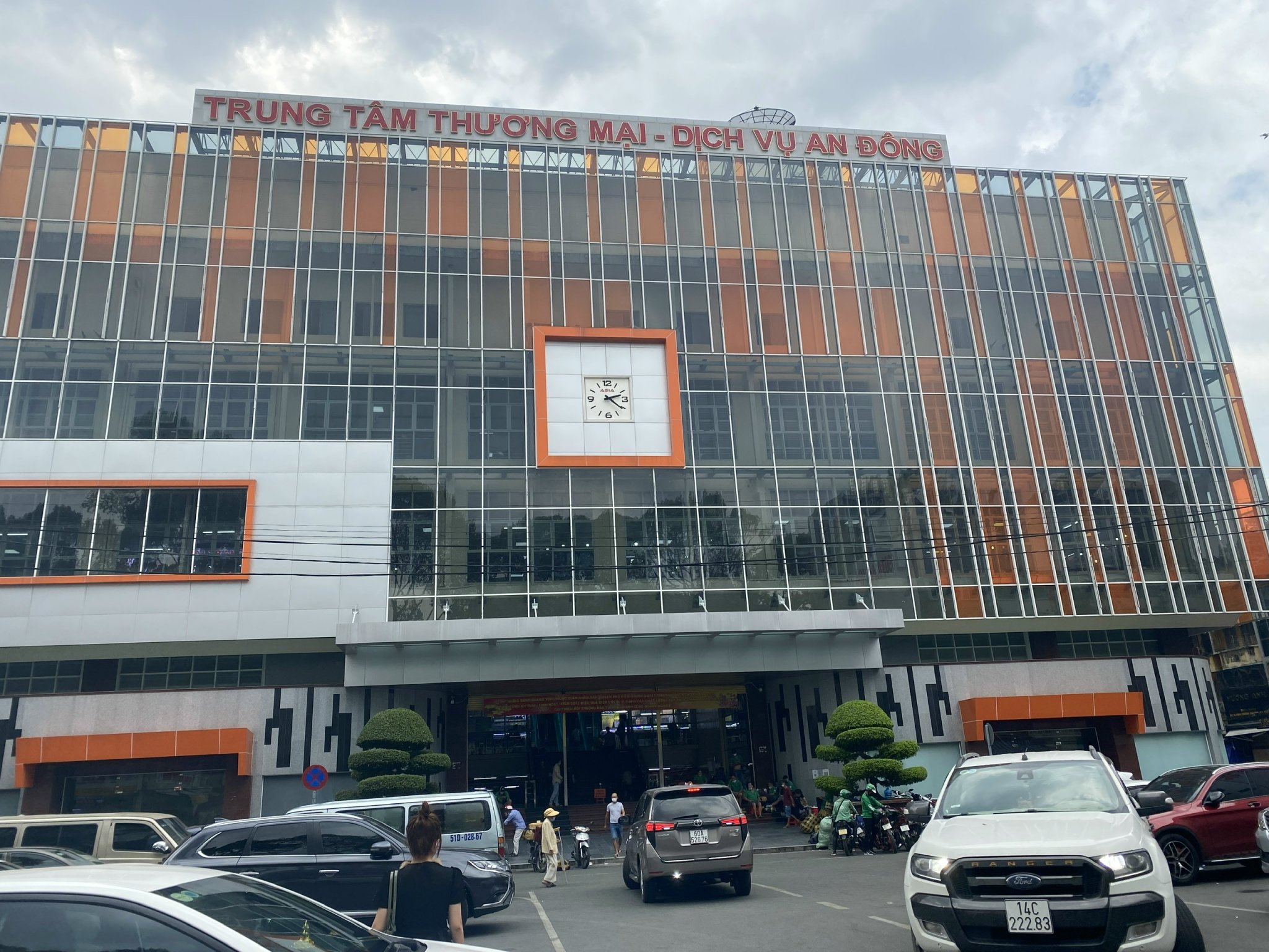 TP.HCM Buôn bán ế ẩm hàng loạt tiểu thương chợ An Đông trả mặt bằng