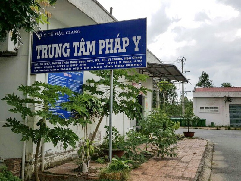 Kỷ luật Giám đốc Trung tâm pháp y Hậu Giang