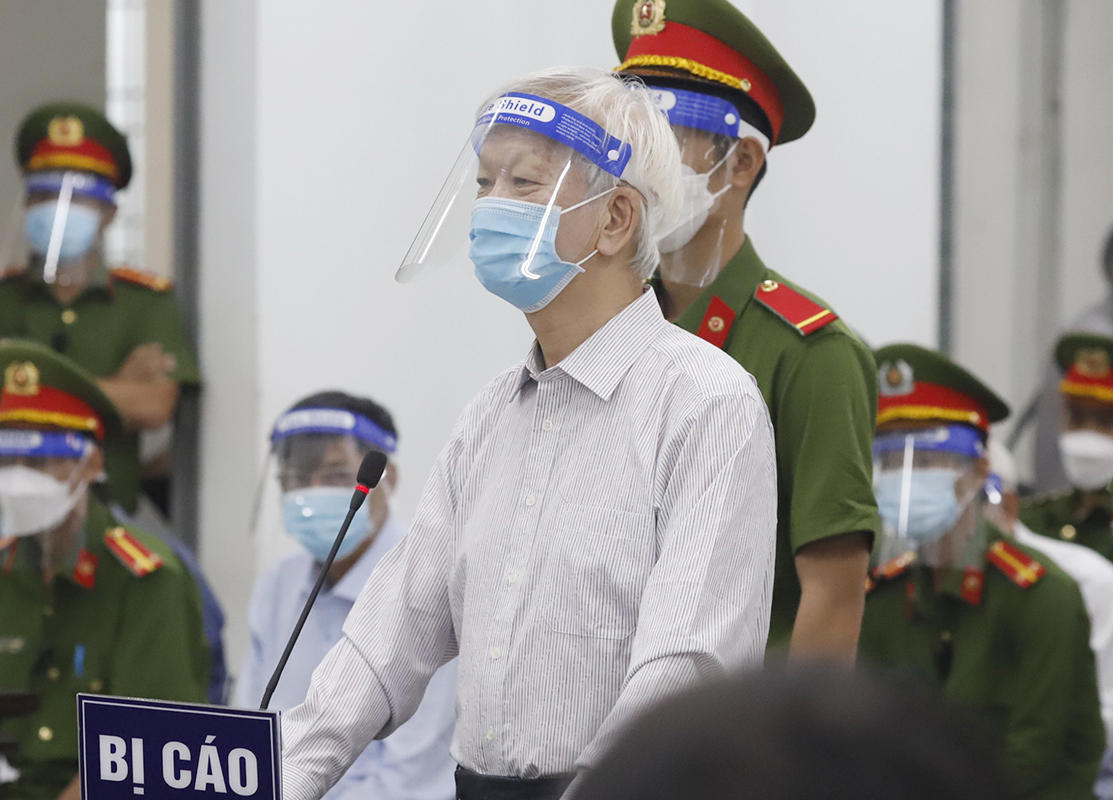 2 cựu Chủ tịch Khánh Hòa bị đề nghị từ 5 đến 7 năm tù