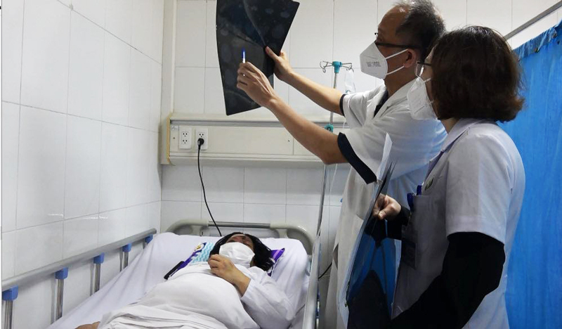 Nữ bệnh nhân tại Hà Nội suýt mù mắt sau khi tiêm filler 