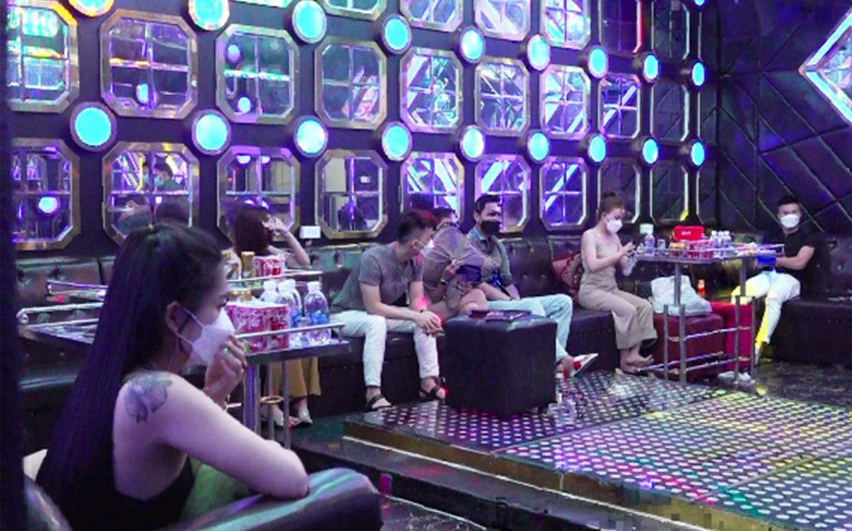 Khởi tố, bắt tạm giam 26 đối tượng sử dụng ma tuý ở quán Karaoke  Hotel King