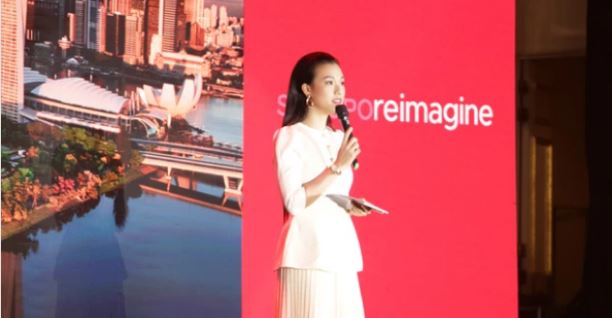 Á hậu Hoàng Oanh lần đầu lộ diện sau khi xác nhận ly hôn chồng