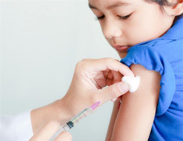 Trẻ 5-11 tuổi sau tiêm vaccine phòng Covid-19 dễ gặp những phản ứng gì