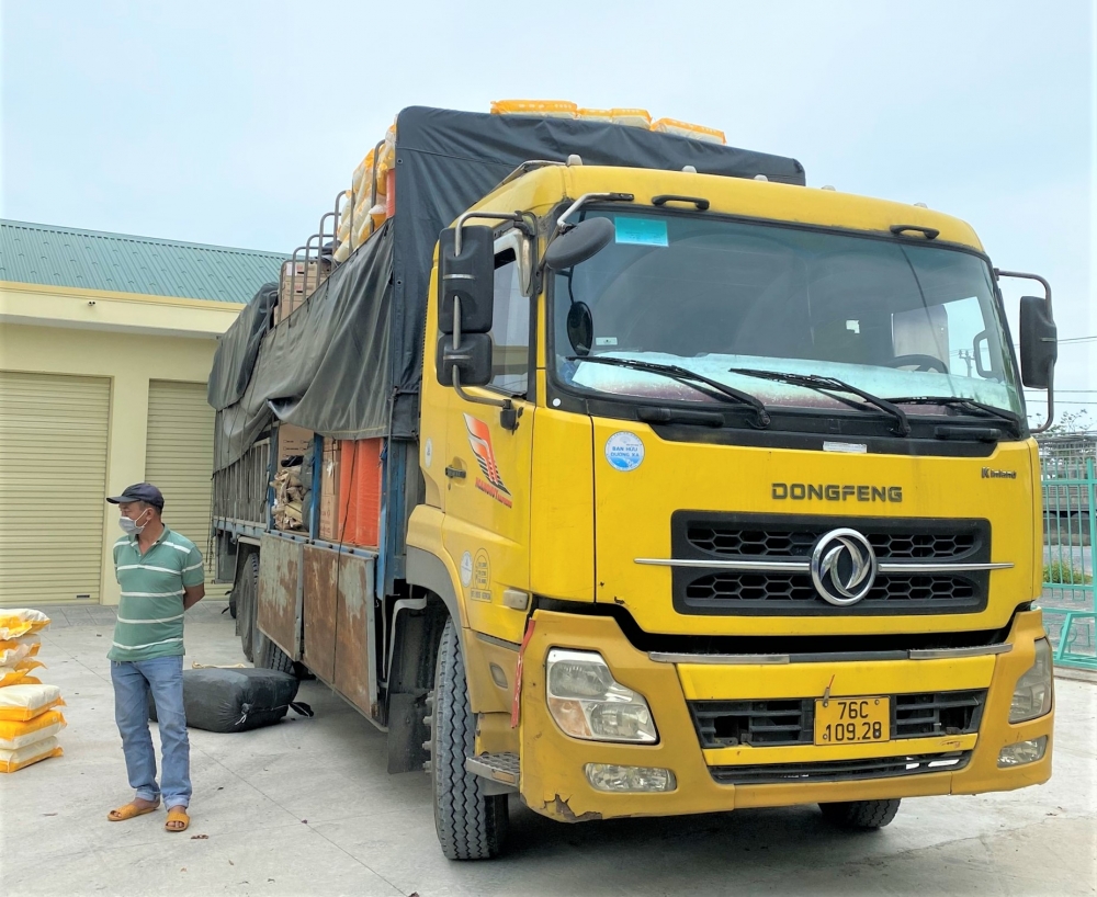 Tạm giữ hơn 1.000 sản phẩm mỹ phẩm, thực phẩm chức năng không rõ nguồn gốc