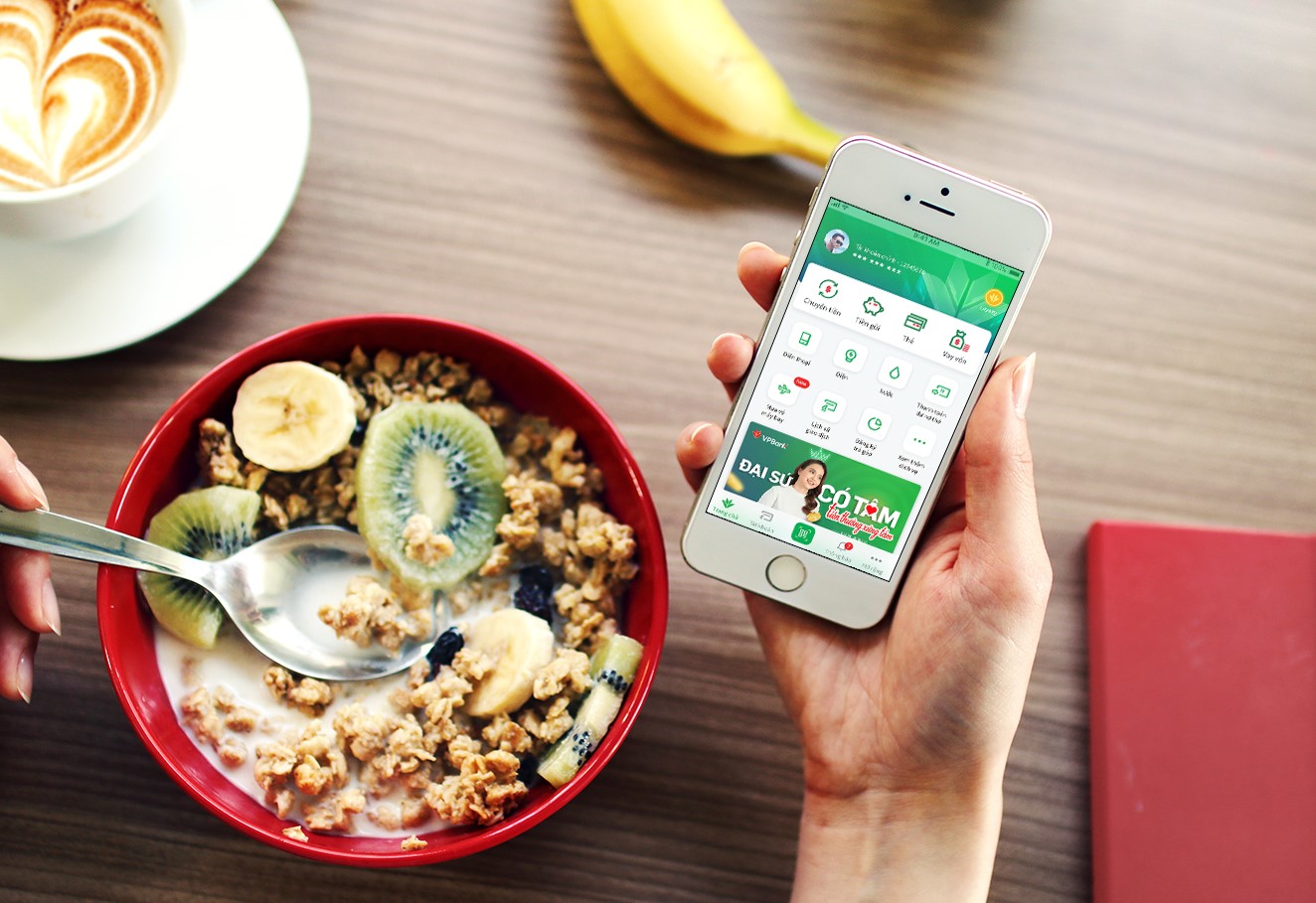 Số hóa ngân hàng thay đổi thói quen gửi tiết kiệm của giới trẻ như thế nào 