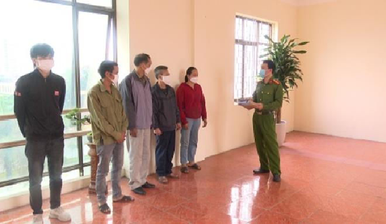 Hải Dương Khởi tố 6 bị can vụ sang chiết trái phép hàng nghìn vỏ bình gas 