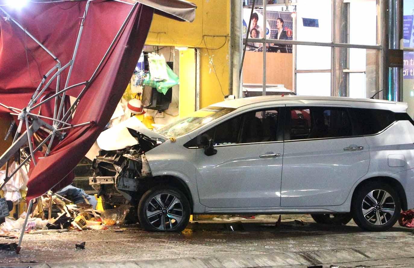 Đà Nẵng Khởi tố, bắt tạm giam tài xế nhậu say đâm vào tiệm bánh mì khiến 6 người bị thương