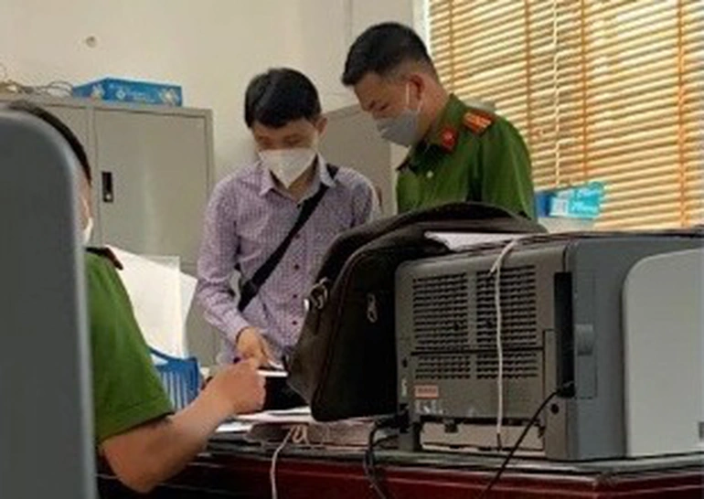 Bắt tạm giam Giám đốc Trung tâm Quản lý đất đai TP Điện Biên Phủ