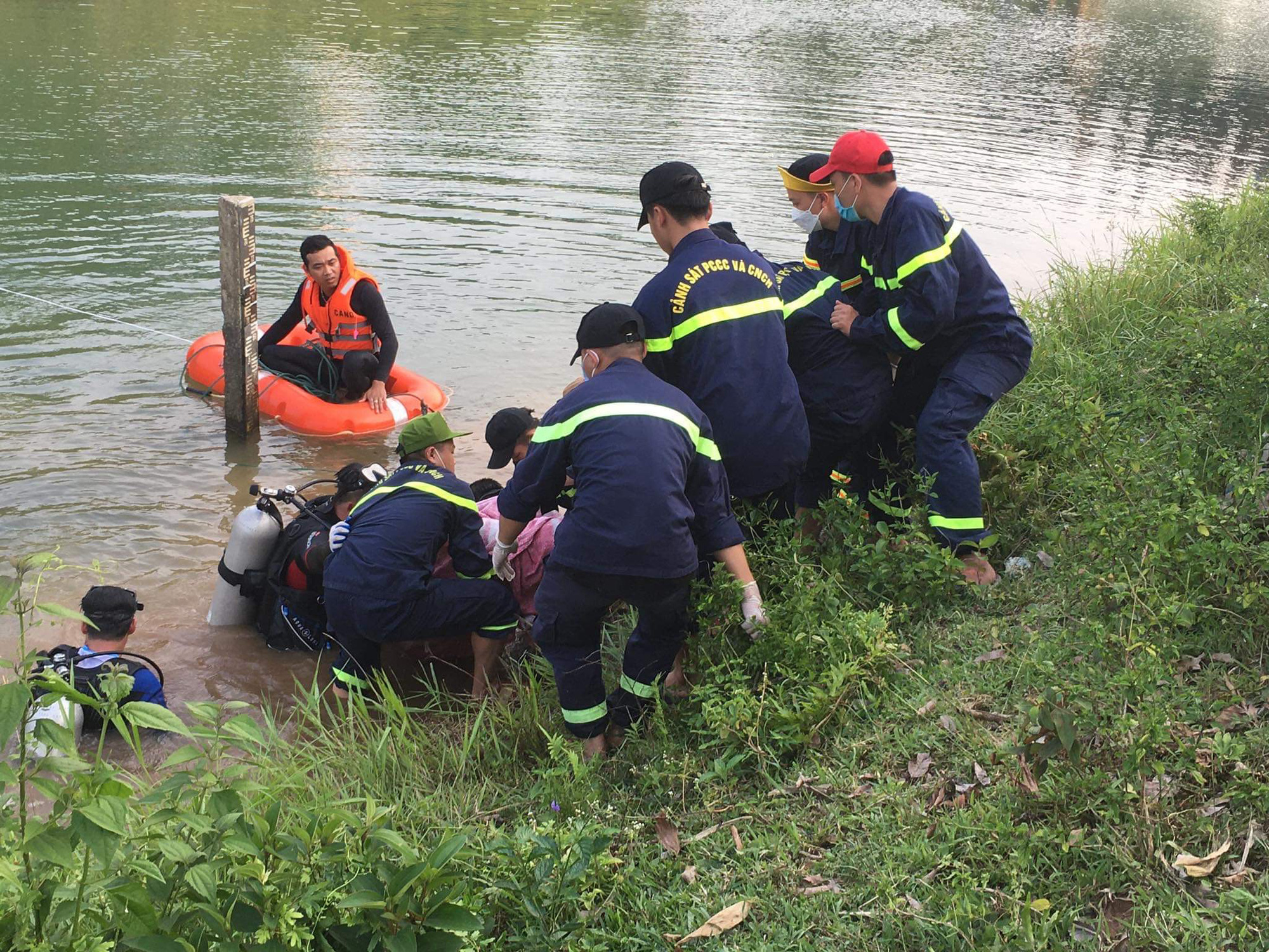 Hai học sinh lớp 8 ở Quảng Trị tử vong dưới kênh thủy lợi