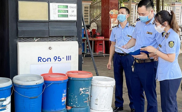 Bộ Công thương siết buôn lậu, gian lận thương mại xăng dầu