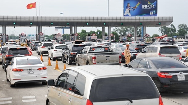 Hà Nội yêu cầu chủ động xả trạm thu phí khi ùn tắc dịp nghỉ lễ 304-15