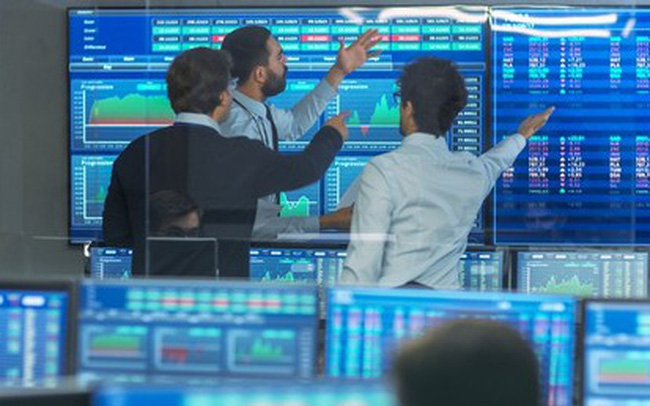 Góc khuất thị trường chứng khoán Công ty chứng khoán “vừa đá bóng vừa thổi còi”