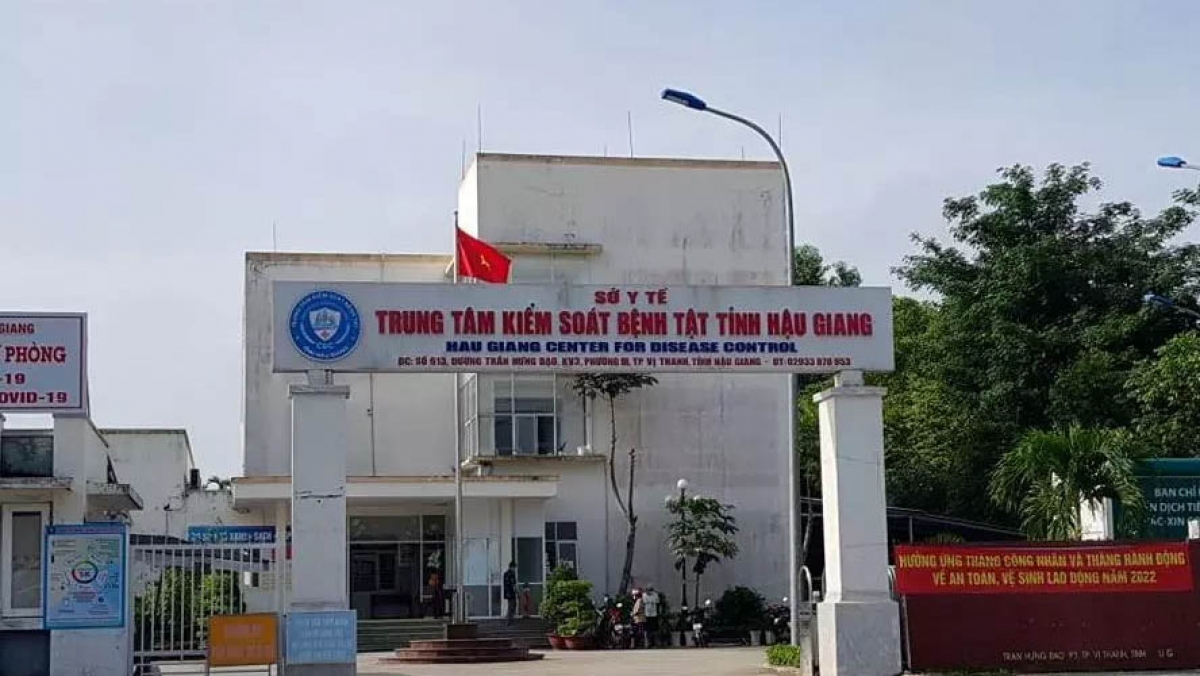 Bắt Giám đốc CDC Hậu Giang và 2 thuộc cấp