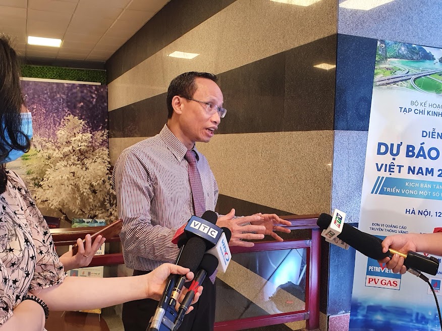 TS. Cấn Văn Lực “Ở kịch bản tiêu cực, GDP năm 2022 - 2023 chỉ tăng trưởng 4,5-5%”