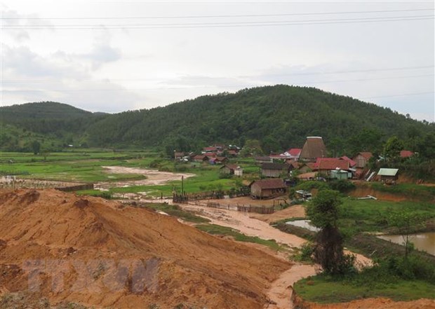 Hai người bị phạt vì có hành vi hủy hoại đất ở Kon Tum