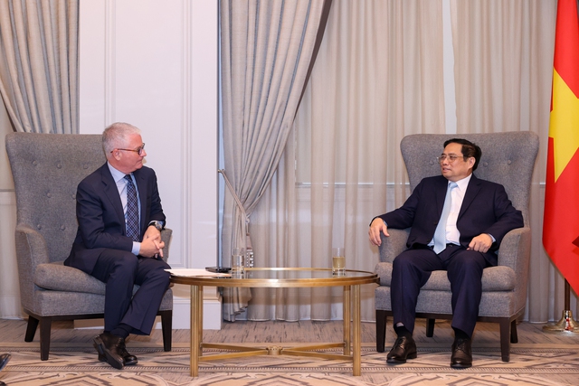 Thủ tướng đề nghị quỹ đầu tư hàng đầu thế giới tiếp tục mở rộng đầu tư tại Việt Nam