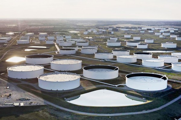 Sau thông tin sụt giảm tồn kho tại Mỹ giá dầu đang tăng trở lại