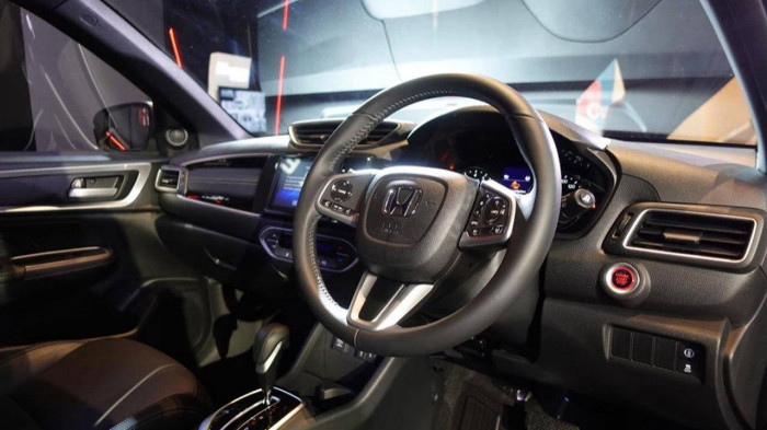 Trải nghiệm Honda BRV 2022 vừa ra mắt đấu Toyota Innova Mitsubishi  Xpander