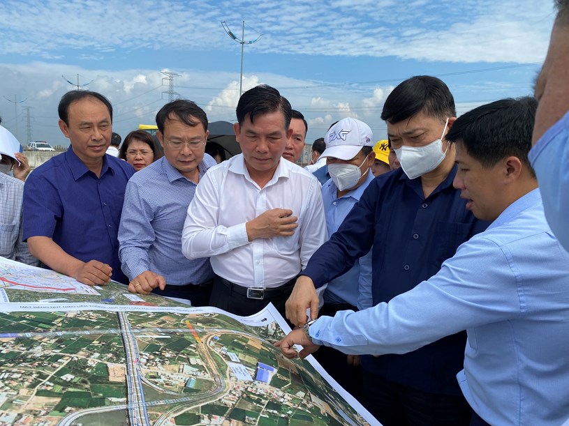 Chủ nhiệm Ủy ban Kinh tế Quốc hội khảo sát dự án đường Vành đai 3 TP.HCM