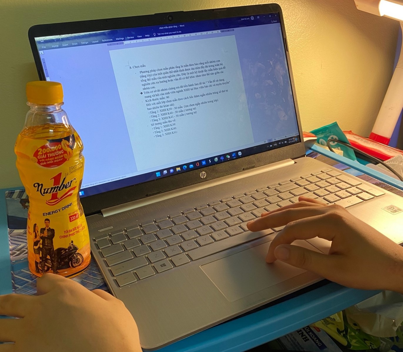 Giới trẻ và bí quyết duy trì tỉnh táo vượt qua “bão deadline” 