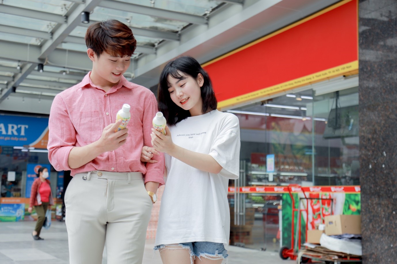 Thức uống tuổi thơ phiên bản chai mới thu hút sự chú ý của giới trẻ Việt