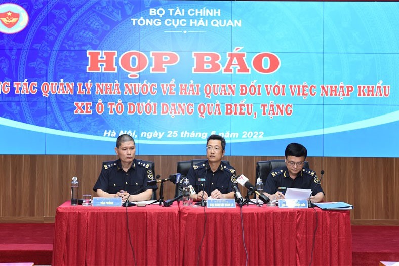 Vụ nhập siêu xe biếu tặng Tổng cục Hải quan nói gì