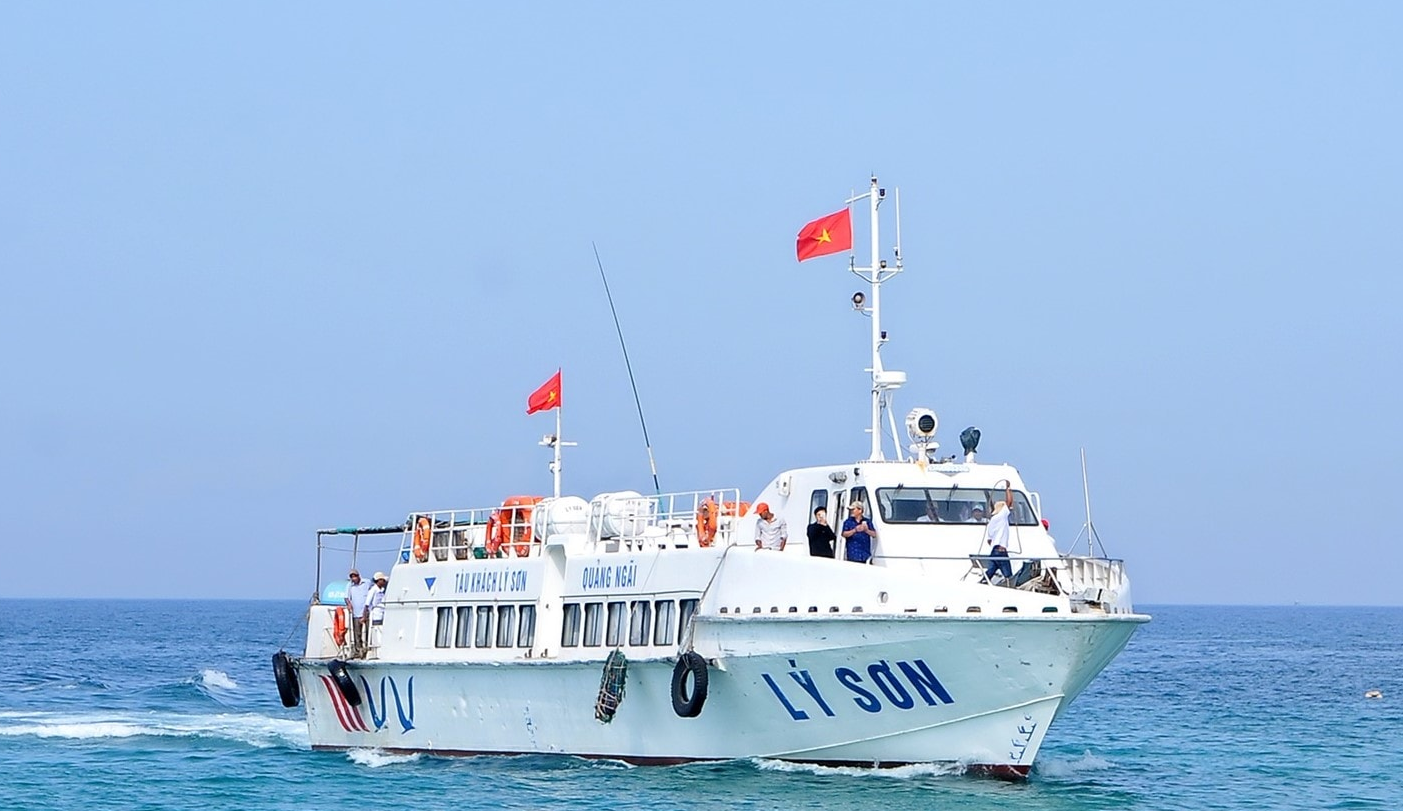 Giá vé tàu cao tốc đến Lý Sơn tăng thêm 35.000 đồngvé