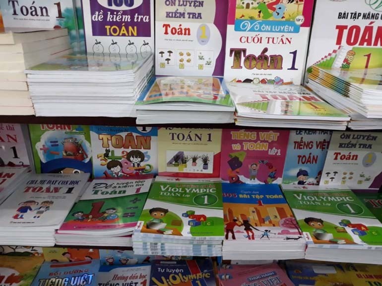 Giá sách giáo khoa tăng gấp 2-3 lần và lý giải của Bộ trưởng Nguyễn Kim Sơn đã thực sự thuyết phục