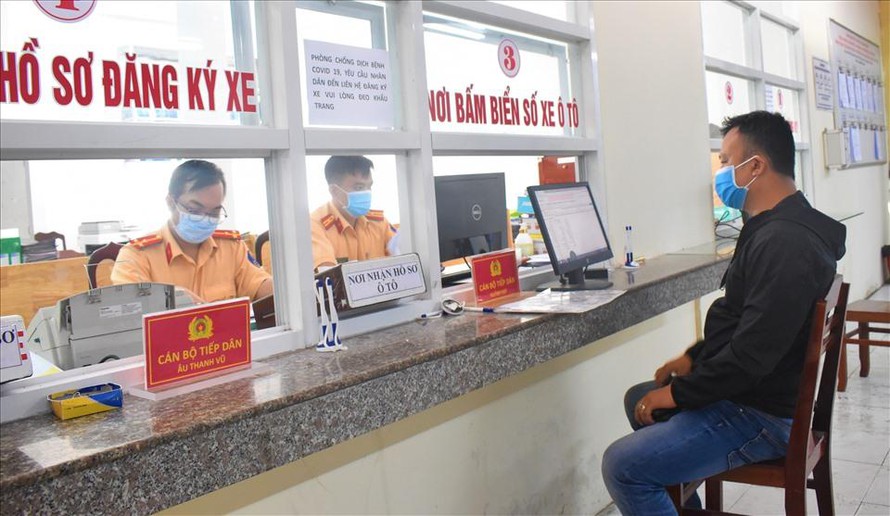 Đề nghị nhà sản xuất hỗ trợ khách đăng ký xe qua Cổng Dịch vụ công Quốc gia