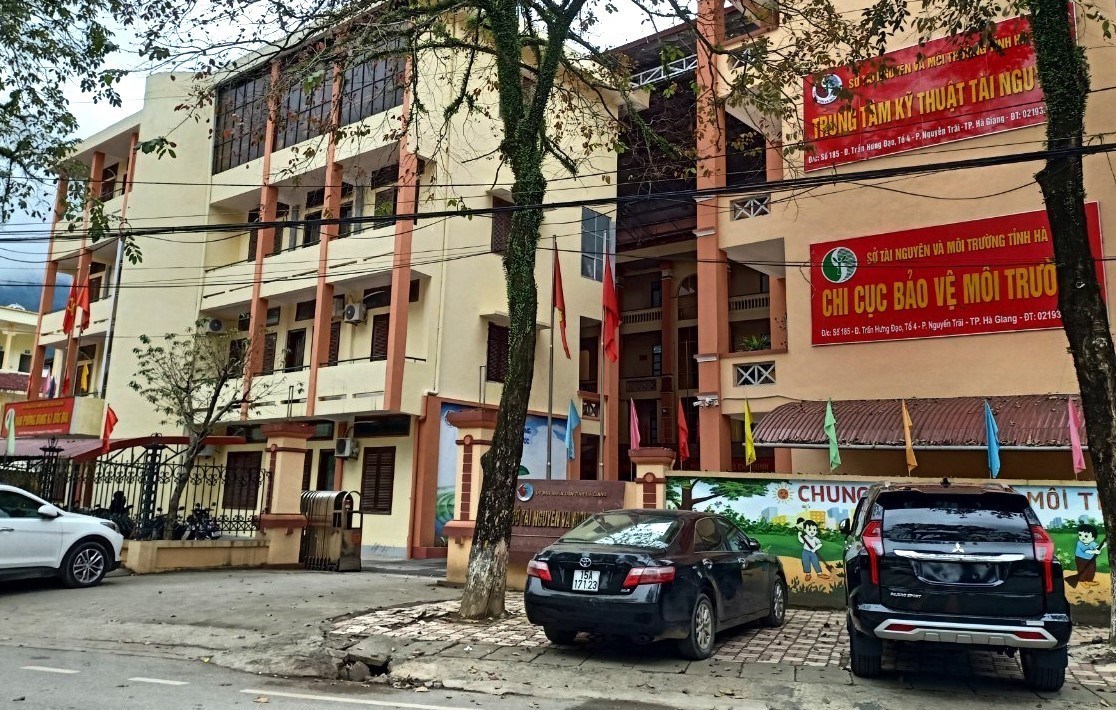 Bắt tạm giam Phó Giám đốc Sở Tài Nguyên và Môi trường tỉnh Hà Giang để điều tra hành vi nhận hối lộ