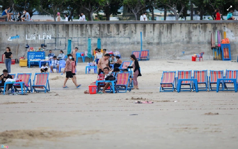 Giá vé máy bay, tour tăng theo giá xăng