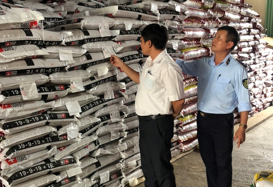Một hộ kinh doanh phân bón ở Lâm Đồng bị phạt gần 100 triệu đồng